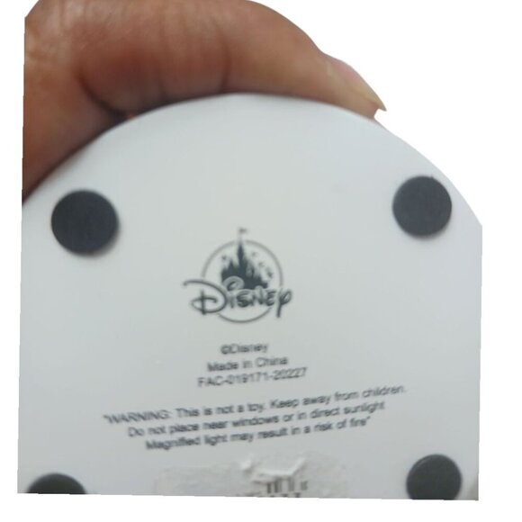 Disney WDW Resort 2021 Mickey & Minnie Mouse Snow Globe - Picture 3 of 8